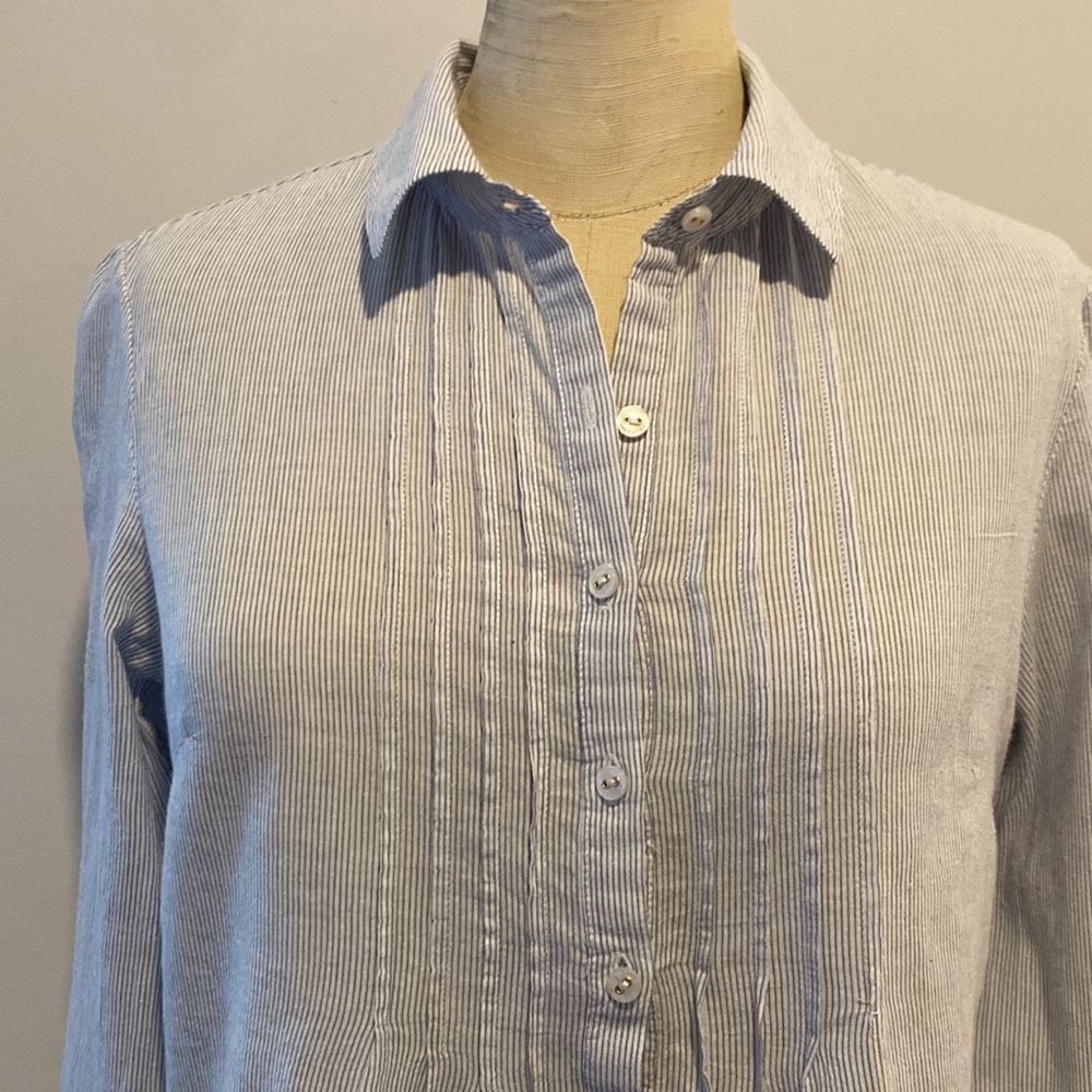Tommy Hilfiger blue & white striped tunic blouse. Button closure /long sleeve. S